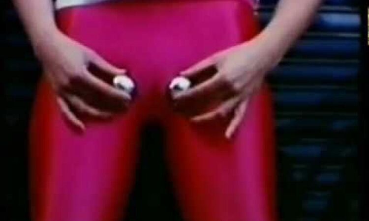 Peaches - Diddle My Skittle (Official Video)