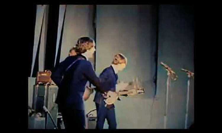 The Beatles - Twist And Shout (Hollywood Bowl 1964 HQ Stereo)