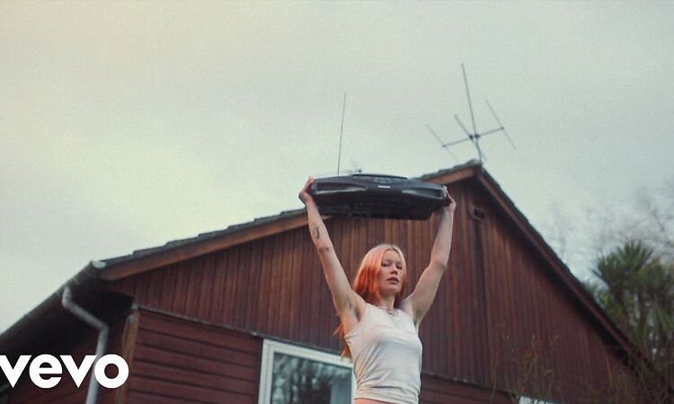 Wet Leg - Catch These Fists