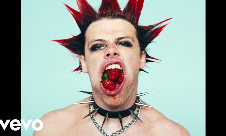 YUNGBLUD - Strawberry Lipstick