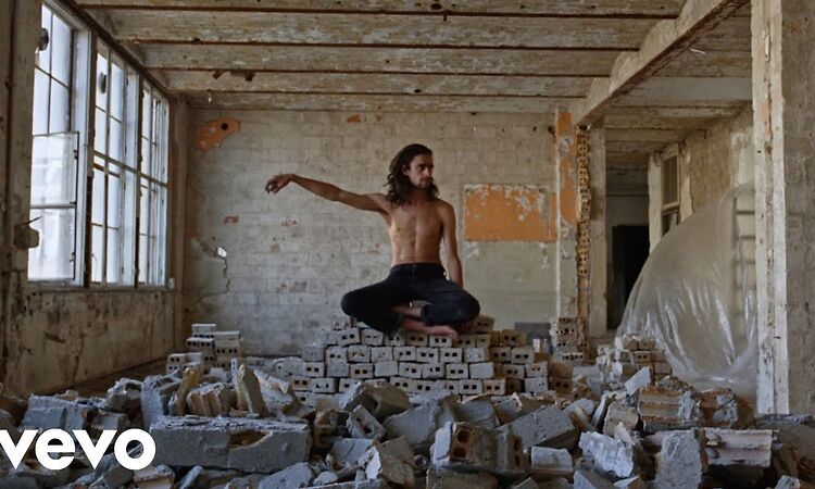 Kerala Dust - Moonbeam, Midnight, Howl (Official Video)