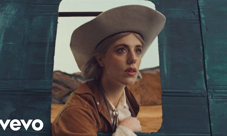 Sylvie Kreusch - Comic Trip (official video)