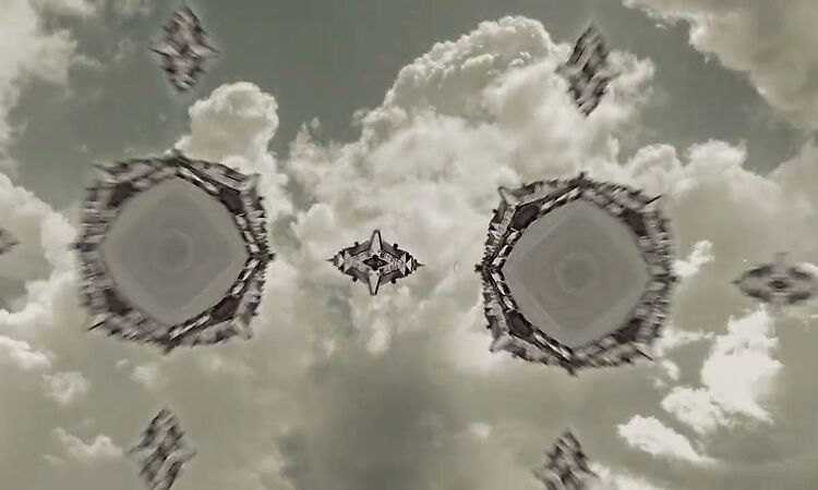 Noel Gallagher's High Flying Birds - Pretty Boy (Official Visualiser)